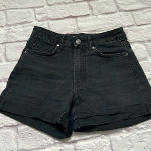 H & M black Jean shorts cuffed